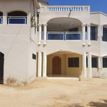 Touray Guest House Old Yundum Ngoại thất bức ảnh